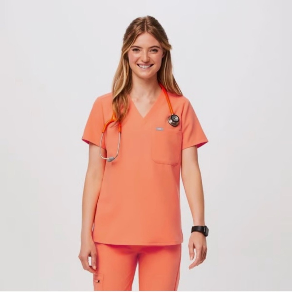 Figs Papaya Scrub Top Size M